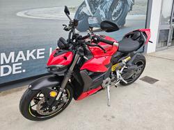 2024 DUCATI STREETFIGHTER V2 Red