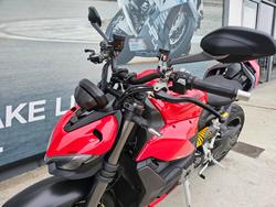 2024 DUCATI STREETFIGHTER V2 Red