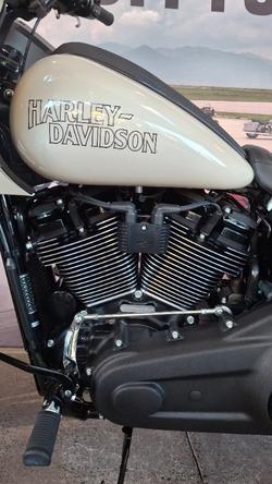 2023 Harley-davidson FXLRST LOW RIDER ST (117) WHITE SAND PEARL