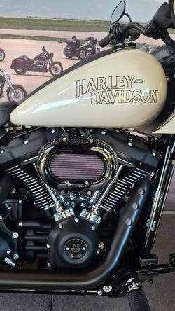 2023 Harley-davidson FXLRST LOW RIDER ST (117) WHITE SAND PEARL