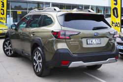 2022 Subaru
Outback AWD Touring