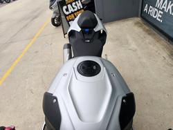 2025 BMW Motorrad M 1000 R White