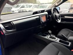 2015 Toyota
Hilux SR5