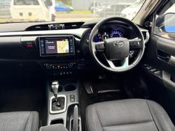 2015 Toyota
Hilux SR5