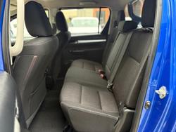 2015 Toyota
Hilux SR5