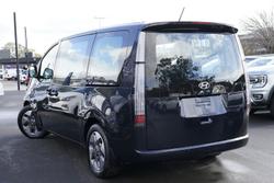 2022 Hyundai
STARIA