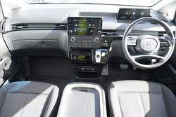 2022 Hyundai
STARIA