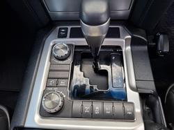 2019 Toyota
                Landcruiser VX