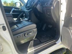 2019 Toyota
Landcruiser VX