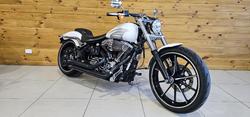 2016 Harley-davidson FXSB SOFTAIL BREAKOUT White