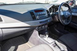 2010 Mitsubishi
Lancer ES