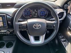 2018 Toyota
Hilux SR5