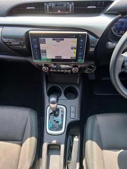 2018 Toyota
Hilux SR5