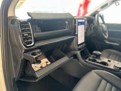 2025 Ford
Everest Sport