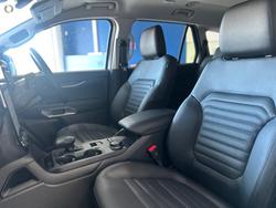 2025 Ford
Everest Sport
