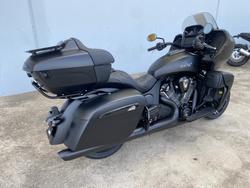 2025 Indian PURSUIT DARK HORSE Black
