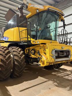 New Holland CR 9090