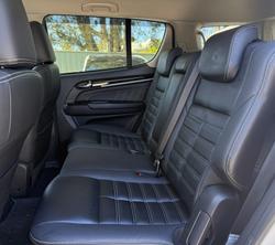 2019 Isuzu
                MU-X LS-T