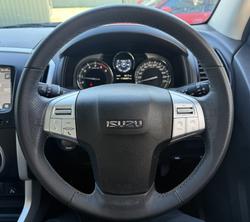 2019 Isuzu
                MU-X LS-T