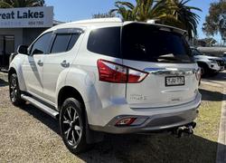 2019 Isuzu
                MU-X LS-T
