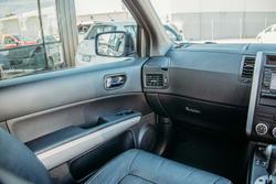 2012 Nissan
X-TRAIL Ti