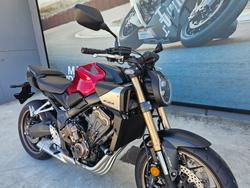 2025 Honda CB650RAC Red