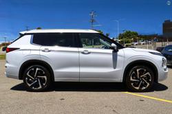 2024 Mitsubishi
Outlander Exceed