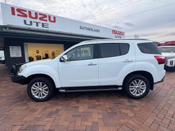 2017 Isuzu
                MU-X LS-T
