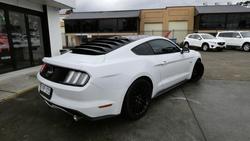 2017 Ford
Mustang