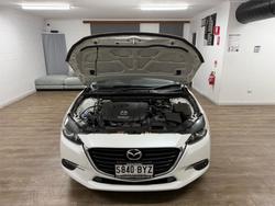 2018 Mazda
3 SP25