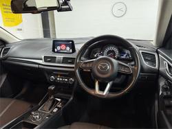 2018 Mazda
3 SP25