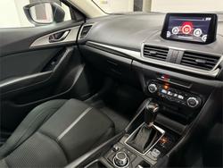 2018 Mazda
3 SP25
