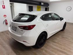 2018 Mazda
3 SP25