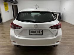 2018 Mazda
3 SP25