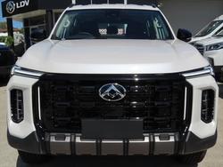 2025 LDV
                D90 Executive