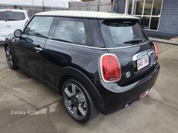 2019 MINI
Hatch Cooper