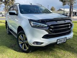2022 Isuzu
MU-X LS-T