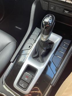 2022 Isuzu
MU-X LS-T