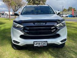 2022 Isuzu
MU-X LS-T