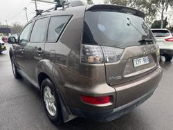 2010 Mitsubishi
                Outlander LS