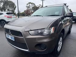 2010 Mitsubishi
                Outlander LS