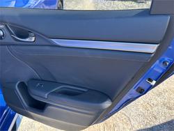 2017 HONDA
                CIVIC RS