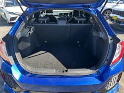 2017 HONDA
                CIVIC RS