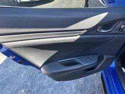 2017 HONDA
                CIVIC RS