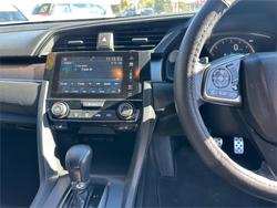 2017 HONDA
                CIVIC RS