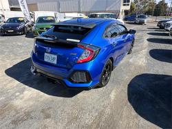 2017 HONDA
                CIVIC RS