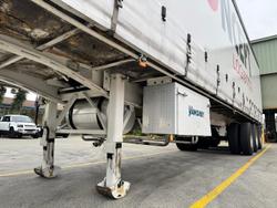 2002 Krueger St3 22 Pallet Sd Refrigerated Curtain Sider