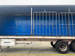 2002 Krueger St3 22 Pallet Sd Refrigerated Curtain Sider
