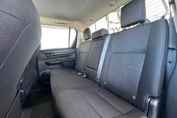 2020 Toyota
Hilux SR