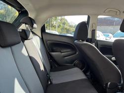 2010 Mazda
2 Neo